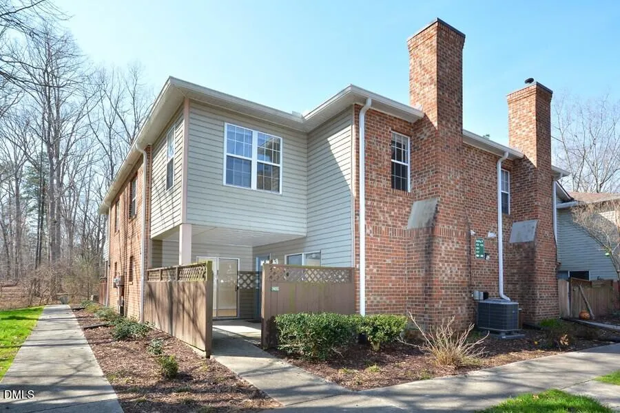 425 Summerwalk Circle Chapel Hill, NC 27517