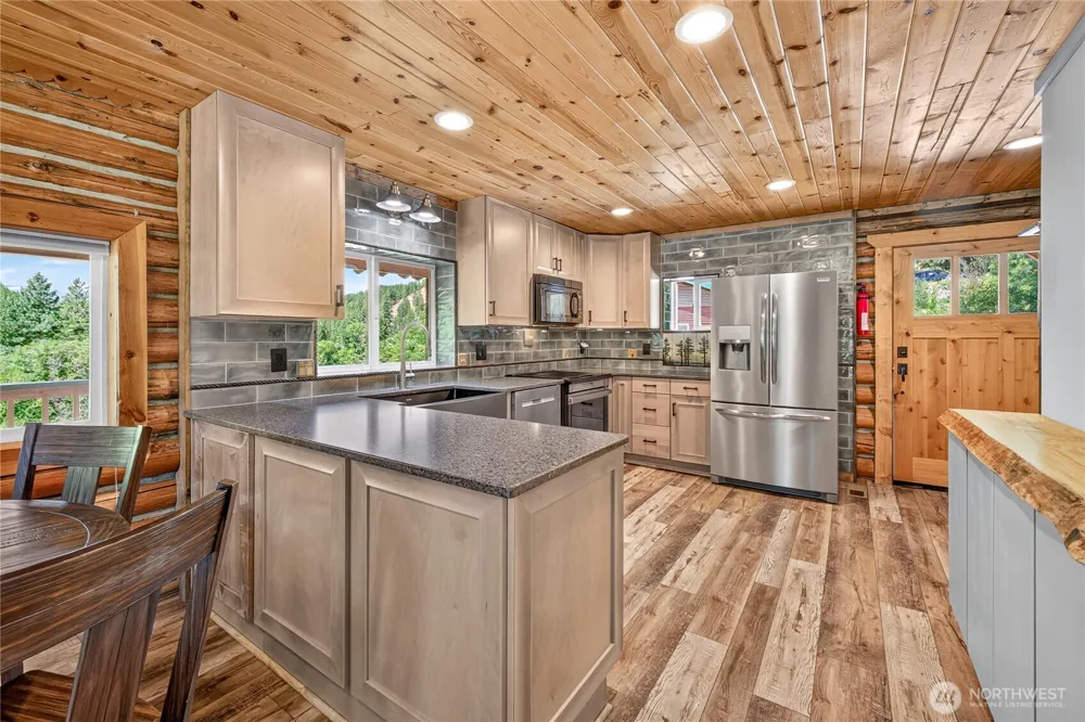 10365 Merry Canyon Road Leavenworth, WA 98826