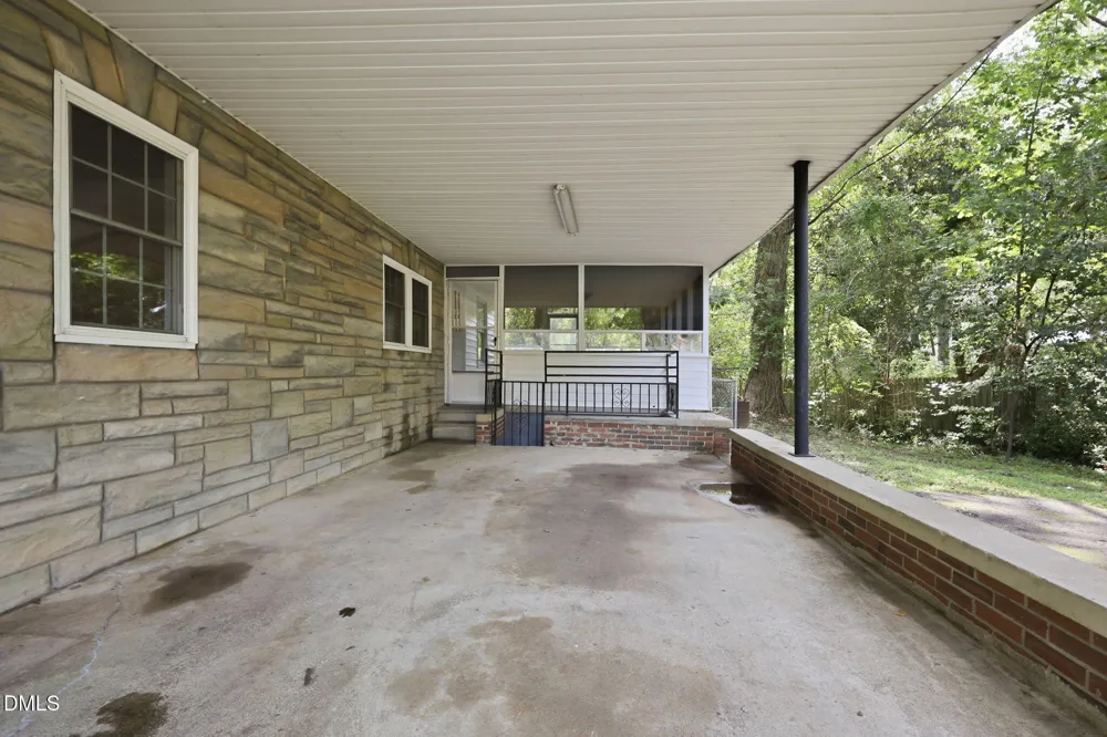 221 Zollicoffer Avenue Henderson, NC 27536