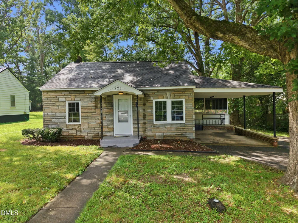 221 Zollicoffer Avenue Henderson, NC 27536