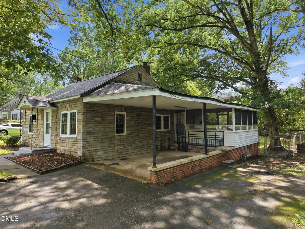 221 Zollicoffer Avenue Henderson, NC 27536