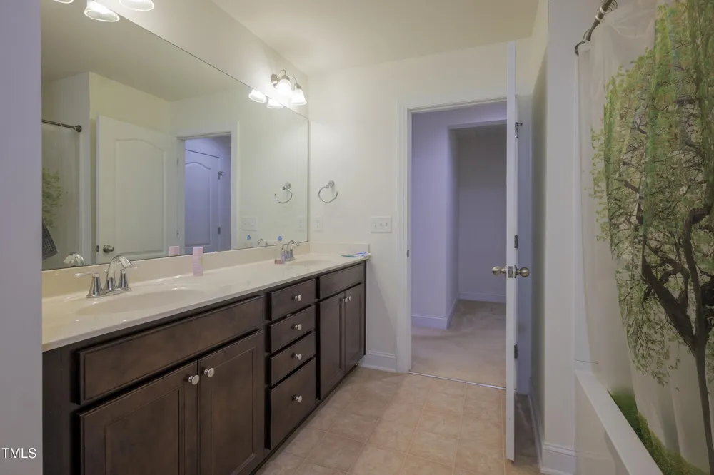 411 Alamosa Place Cary, NC 27519