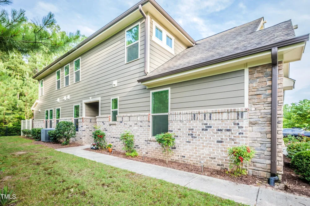 411 Alamosa Place Cary, NC 27519