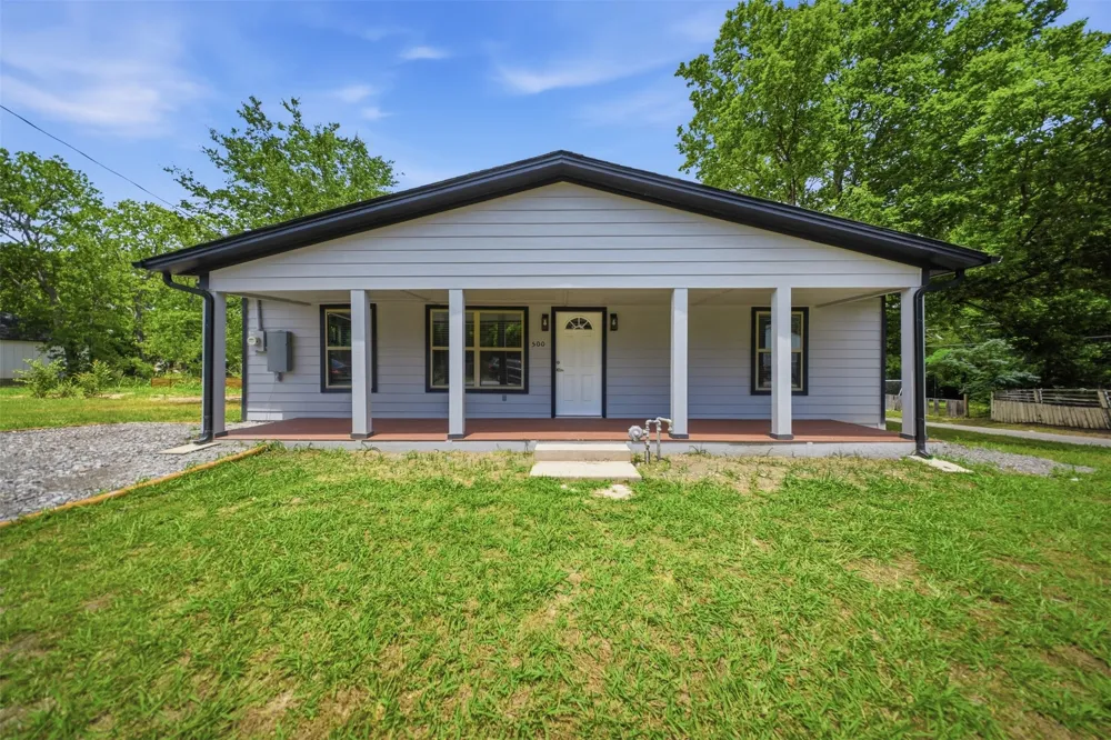 500 S 4th Street Bonham, TX 75418