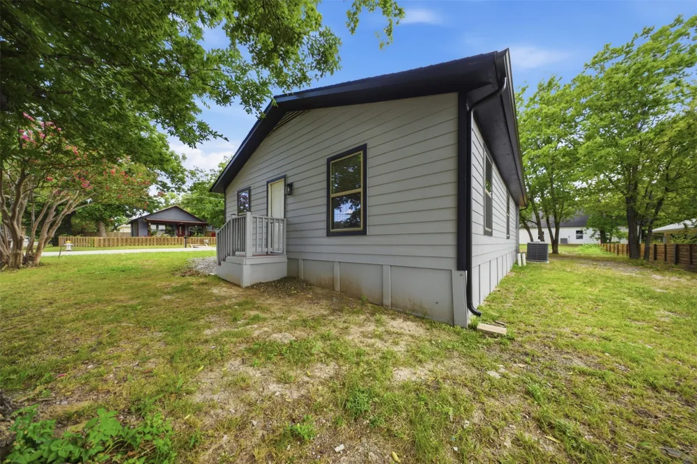 500 S 4th Street Bonham, TX 75418