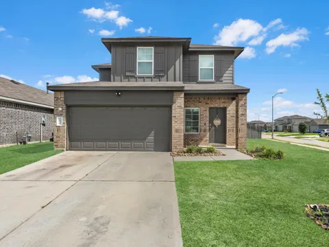 5455 Pinetree Crescent Lane