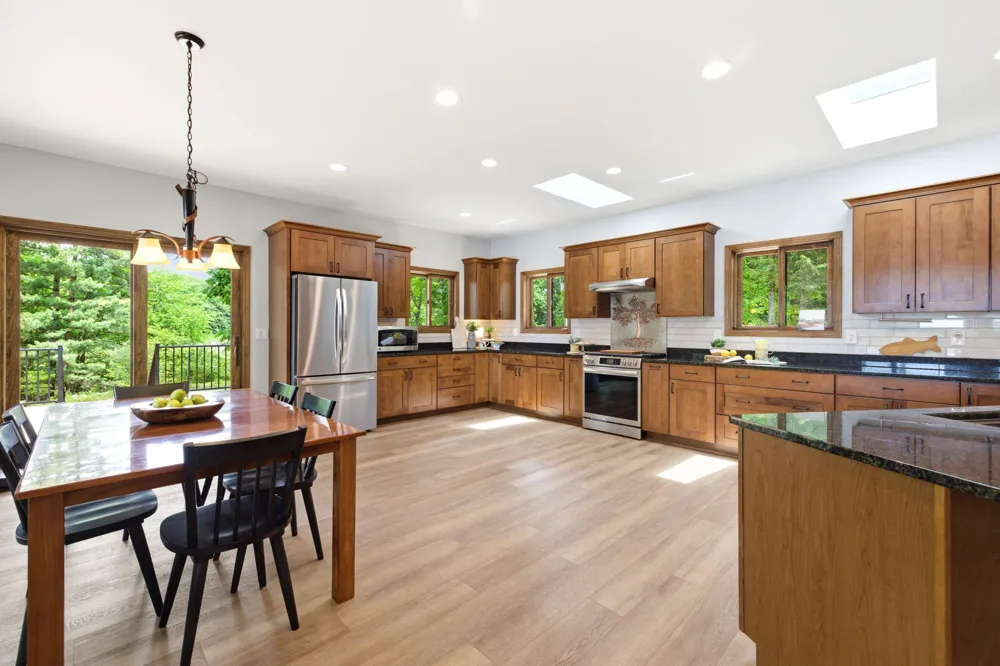 27661 Pine Lake Street Edwardsburg, MI 49112