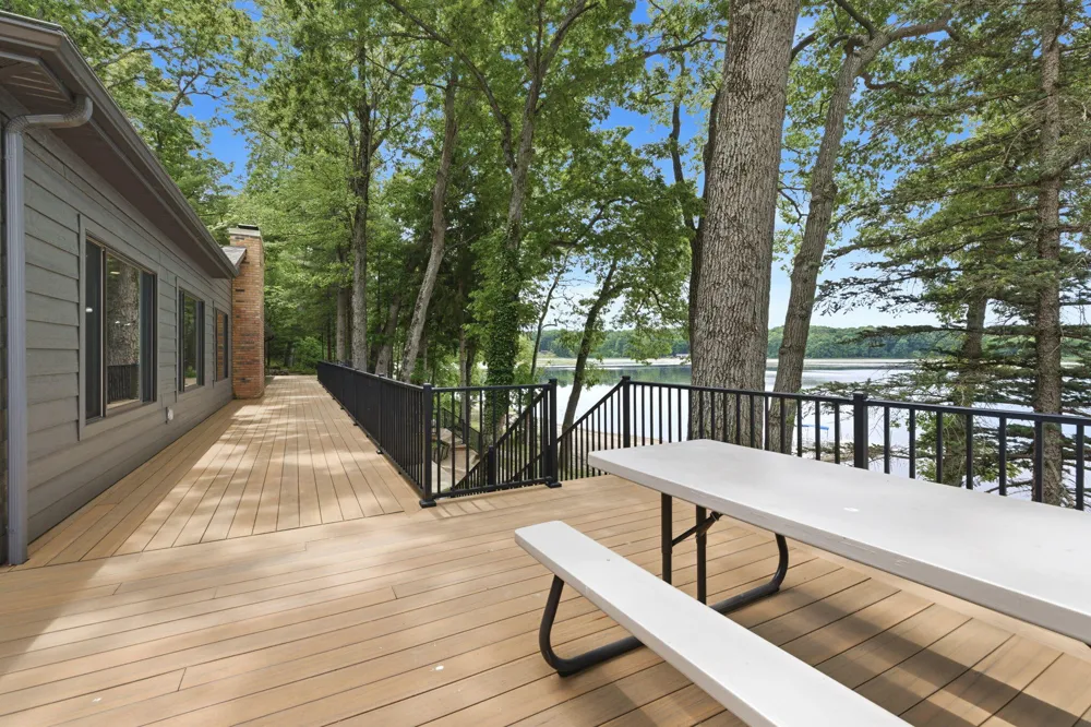 27661 Pine Lake Street Edwardsburg, MI 49112