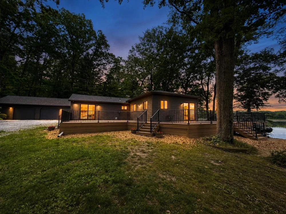27661 Pine Lake Street Edwardsburg, MI 49112