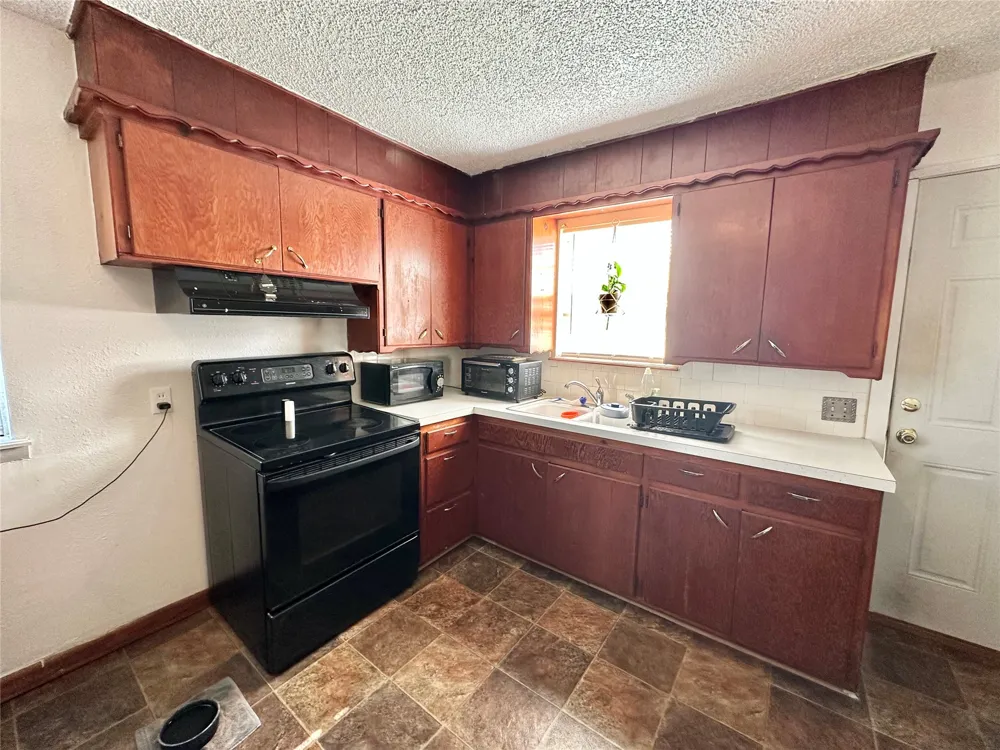 280 N Walnut Stratford, OK 74872