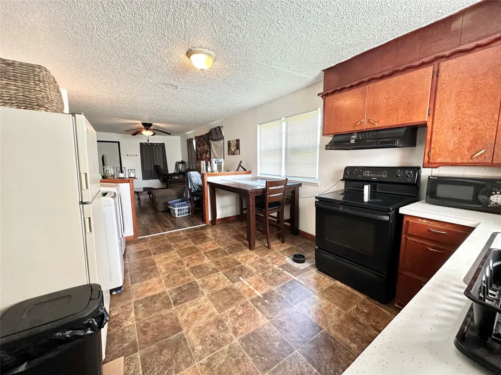 280 N Walnut Stratford, OK 74872