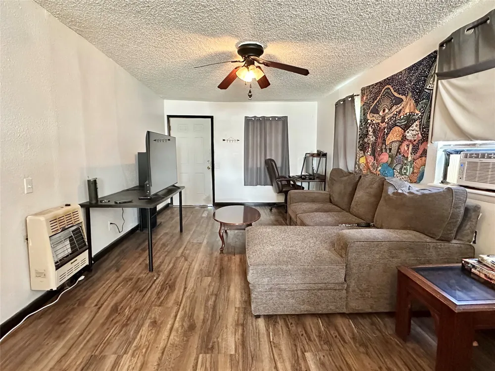 280 N Walnut Stratford, OK 74872
