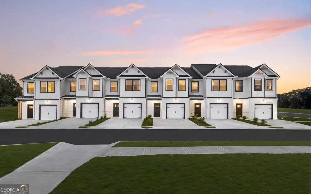 5228 MUNDY Grove LN Gainesville, GA 30504