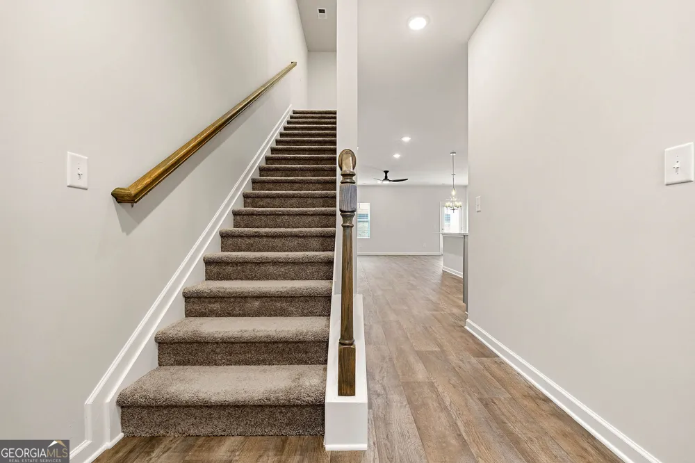 5228 MUNDY Grove LN Gainesville, GA 30504