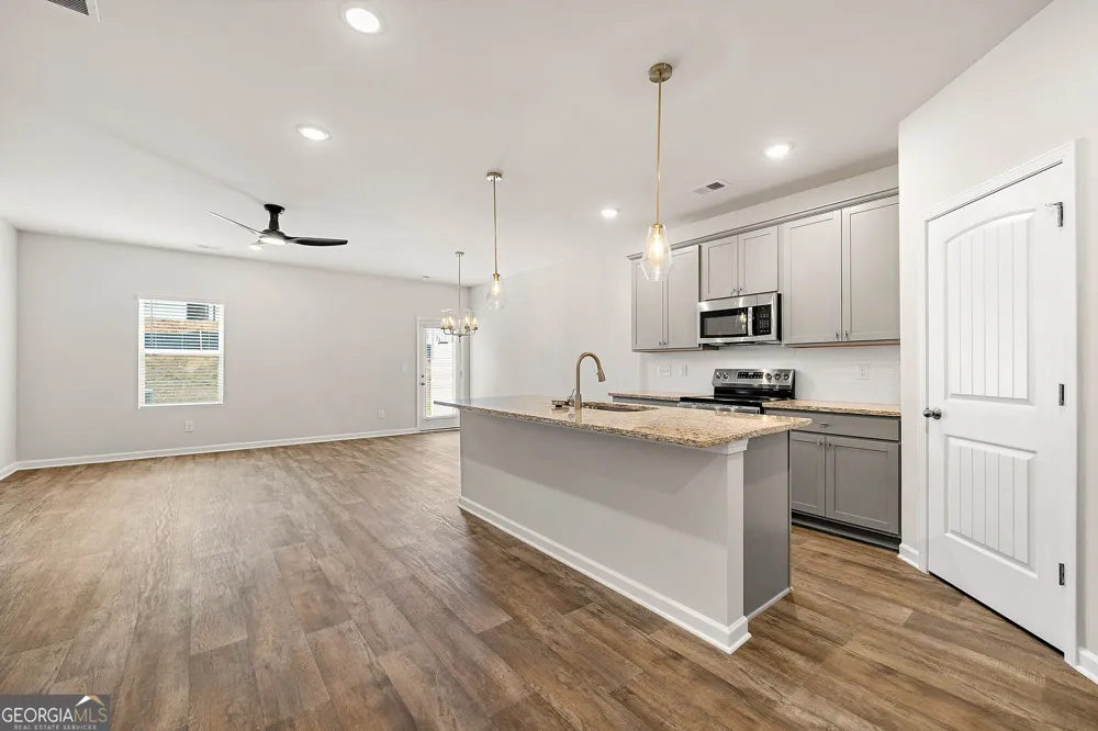 5228 MUNDY Grove LN Gainesville, GA 30504