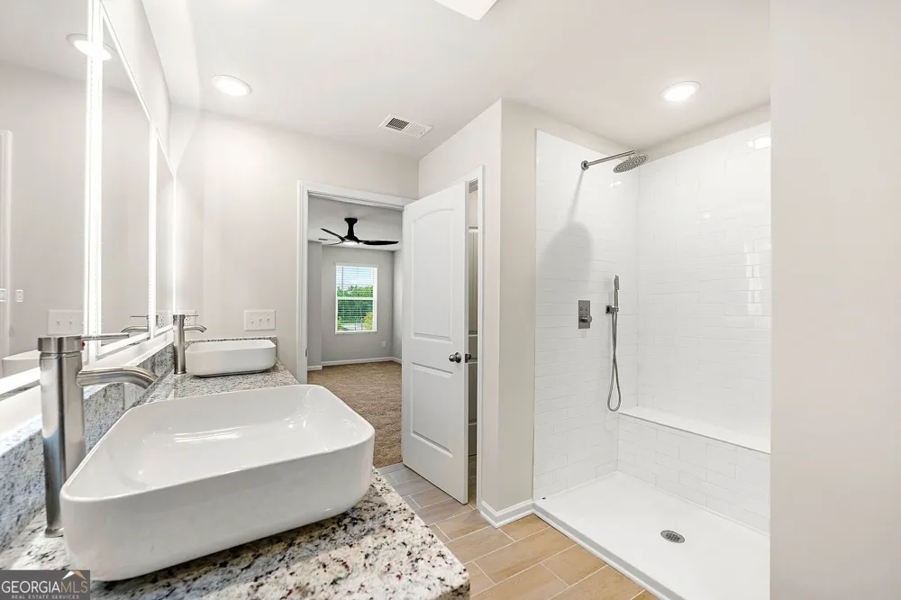 5228 MUNDY Grove LN Gainesville, GA 30504