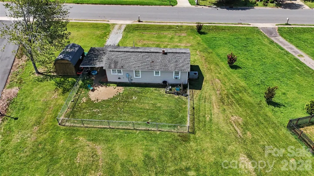 907 Lakeview Drive Pineville, NC 28134