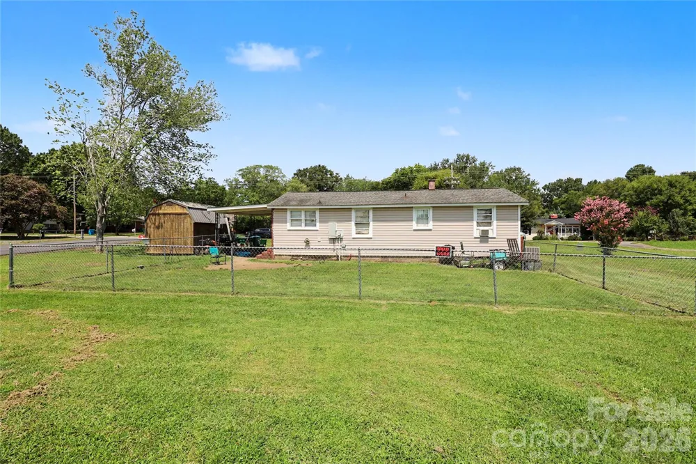 907 Lakeview Drive Pineville, NC 28134
