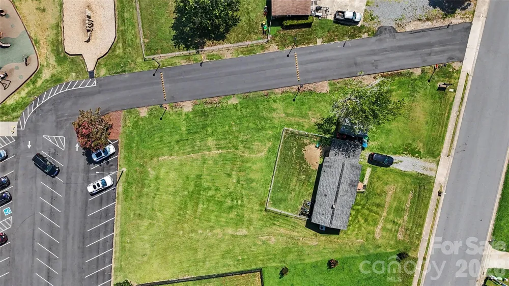 907 Lakeview Drive Pineville, NC 28134