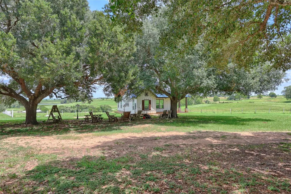 2610 Fm 1965 La Grange, TX 78945