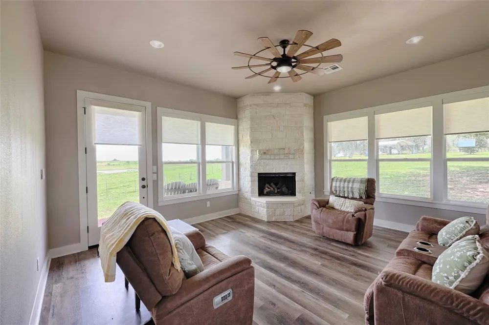 2610 Fm 1965 La Grange, TX 78945