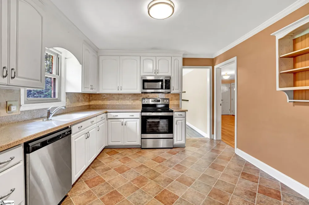 1173 Brook Road Clinton, SC 29325