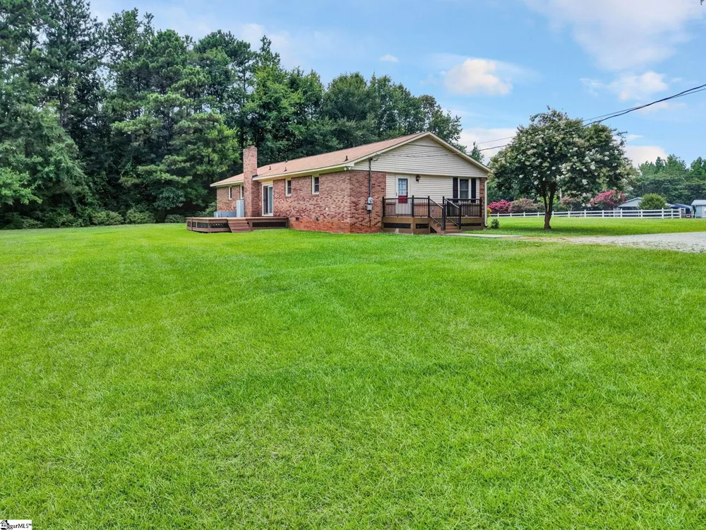 1173 Brook Road Clinton, SC 29325