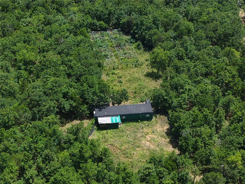 39981 Lloyd Lane Wister, OK 74966