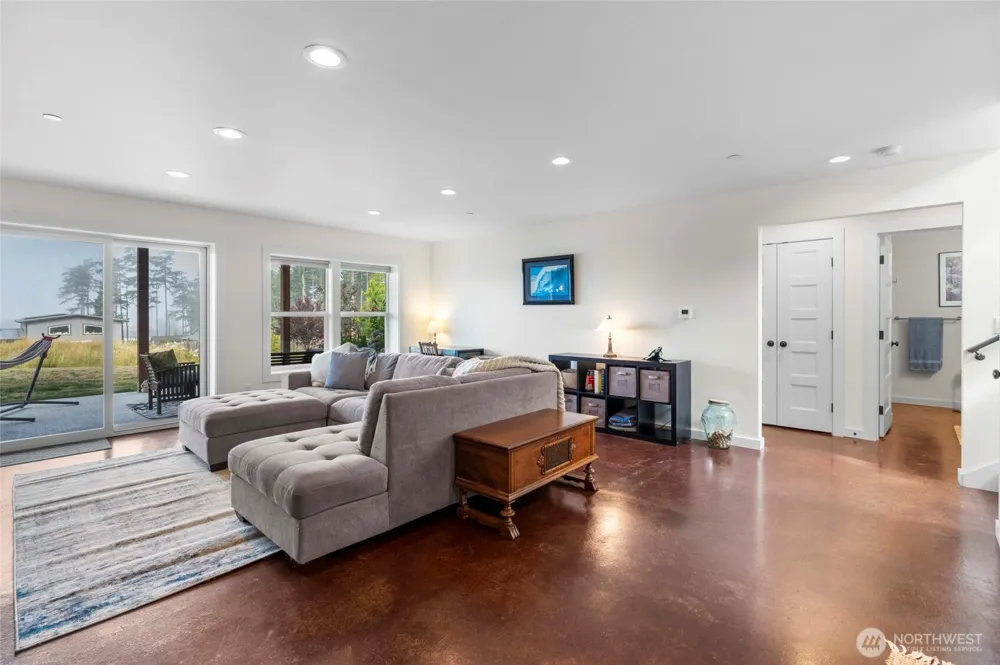 1325 Great Horned Owl Lane Oak Harbor, WA 98277