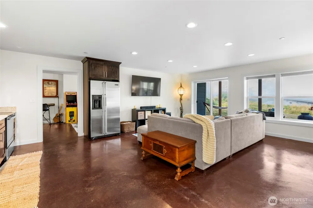 1325 Great Horned Owl Lane Oak Harbor, WA 98277