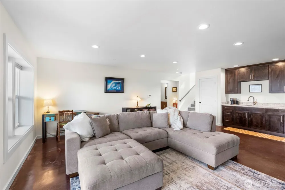 1325 Great Horned Owl Lane Oak Harbor, WA 98277