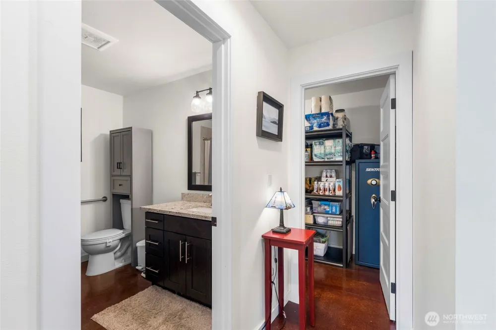 1325 Great Horned Owl Lane Oak Harbor, WA 98277