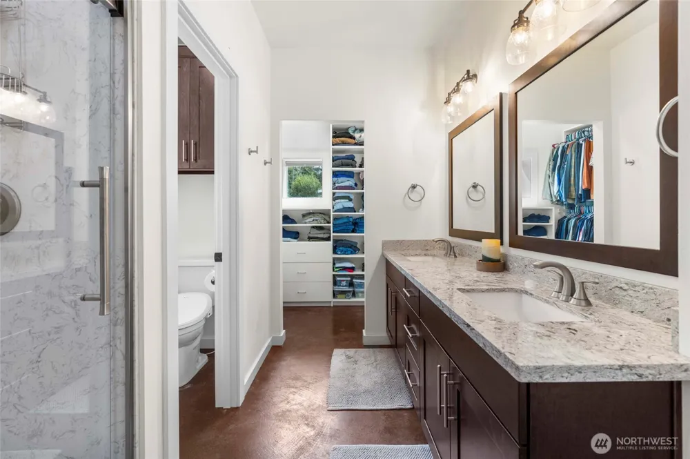 1325 Great Horned Owl Lane Oak Harbor, WA 98277