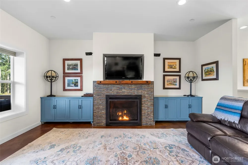 1325 Great Horned Owl Lane Oak Harbor, WA 98277