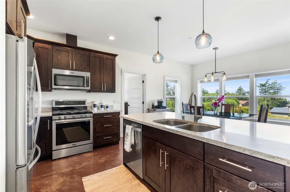1325 Great Horned Owl Lane Oak Harbor, WA 98277