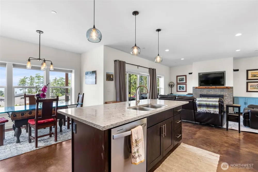 1325 Great Horned Owl Lane Oak Harbor, WA 98277
