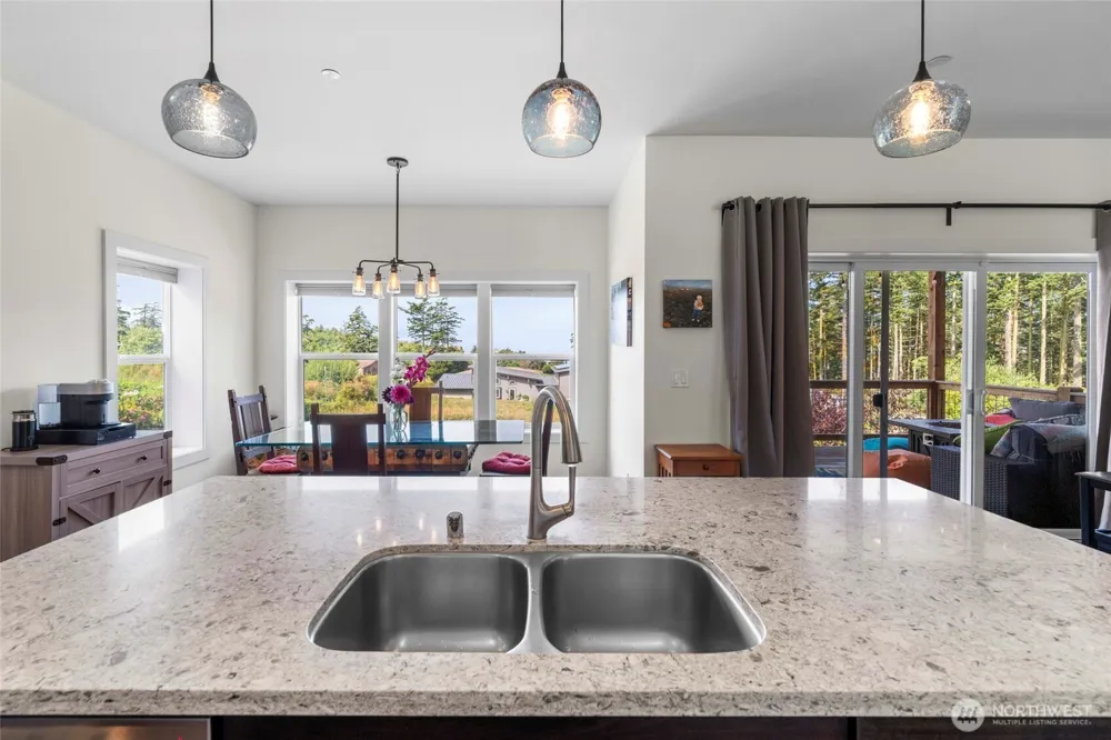 1325 Great Horned Owl Lane Oak Harbor, WA 98277
