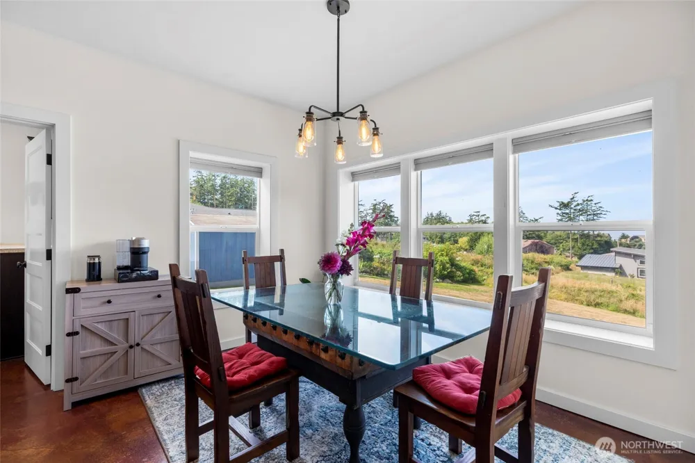 1325 Great Horned Owl Lane Oak Harbor, WA 98277