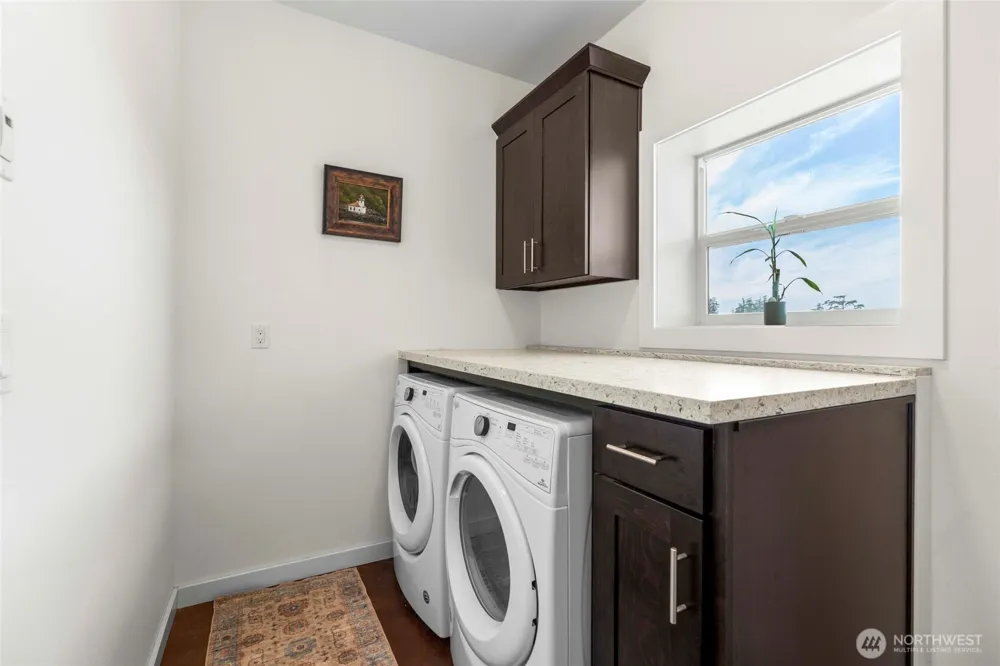 1325 Great Horned Owl Lane Oak Harbor, WA 98277