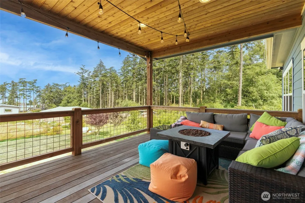 1325 Great Horned Owl Lane Oak Harbor, WA 98277