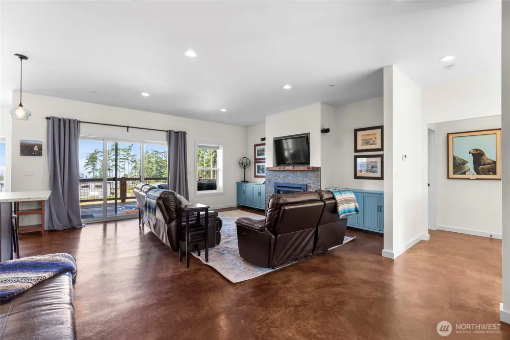 1325 Great Horned Owl Lane Oak Harbor, WA 98277