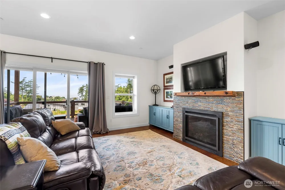 1325 Great Horned Owl Lane Oak Harbor, WA 98277