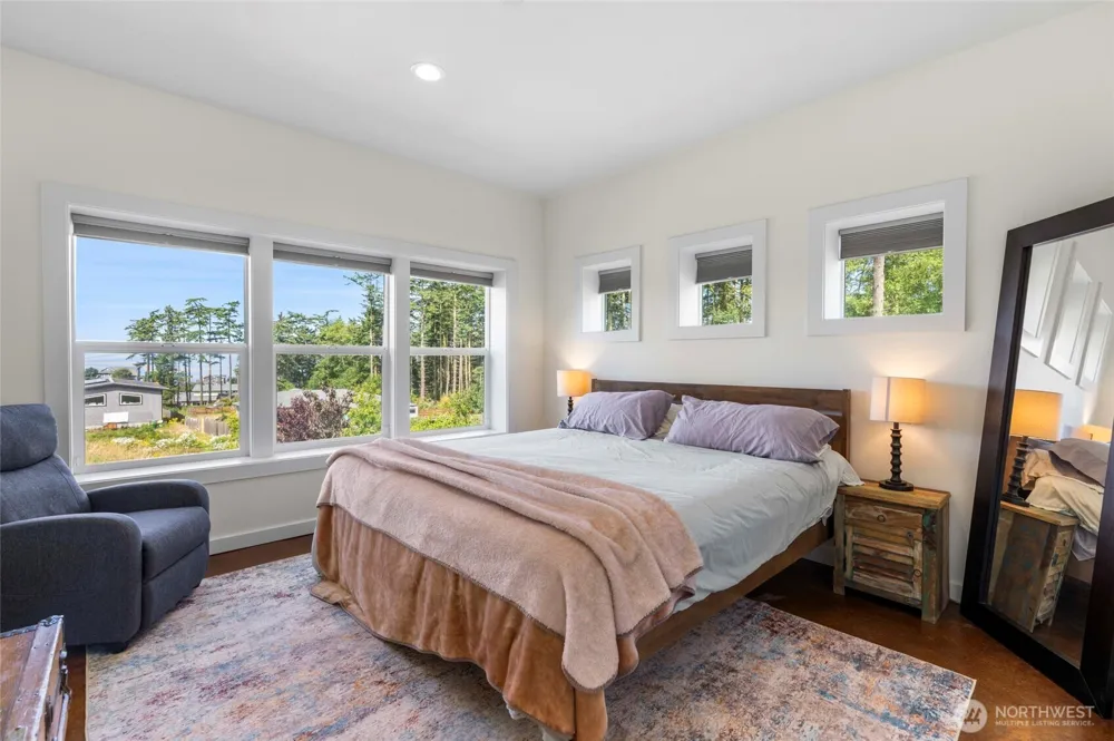 1325 Great Horned Owl Lane Oak Harbor, WA 98277
