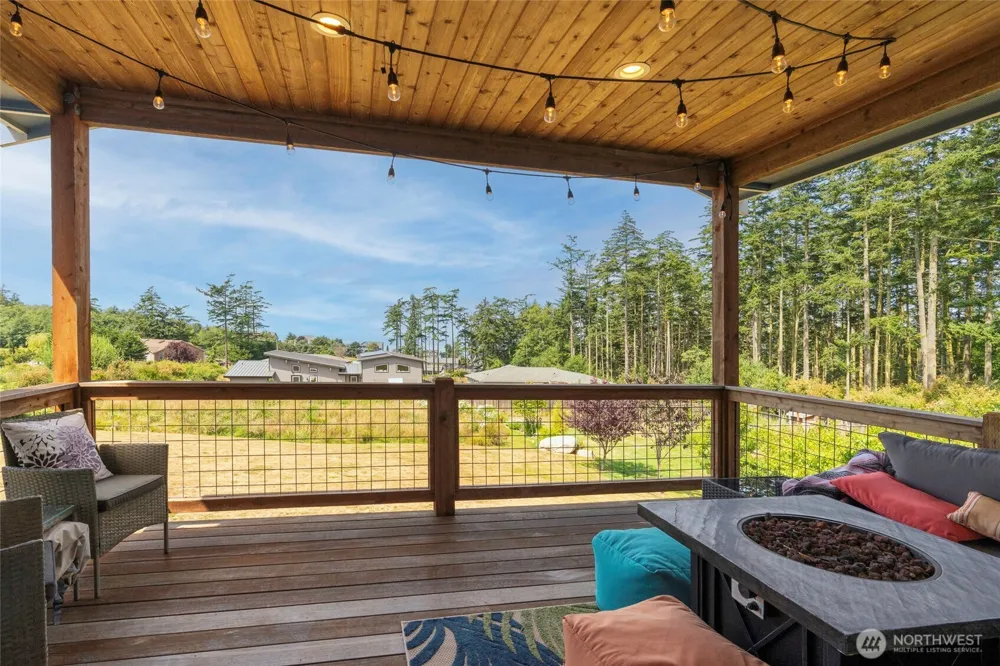 1325 Great Horned Owl Lane Oak Harbor, WA 98277