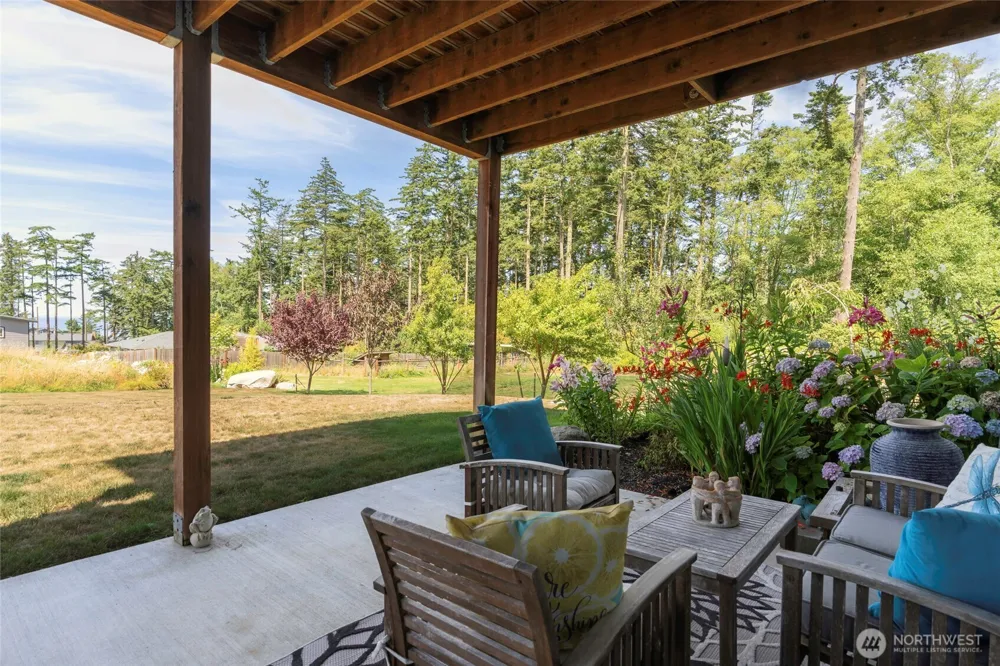 1325 Great Horned Owl Lane Oak Harbor, WA 98277