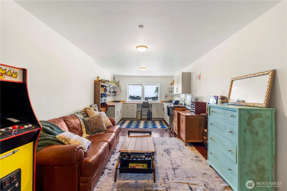 1325 Great Horned Owl Lane Oak Harbor, WA 98277