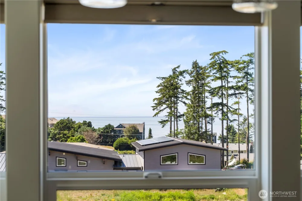 1325 Great Horned Owl Lane Oak Harbor, WA 98277