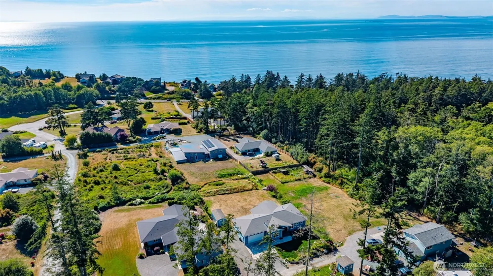 1325 Great Horned Owl Lane Oak Harbor, WA 98277