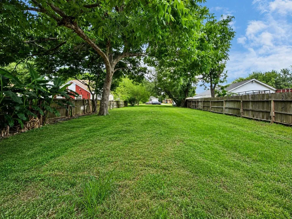111 6th Avenue Texas City, TX 77590