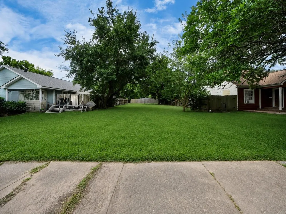 111 6th Avenue Texas City, TX 77590